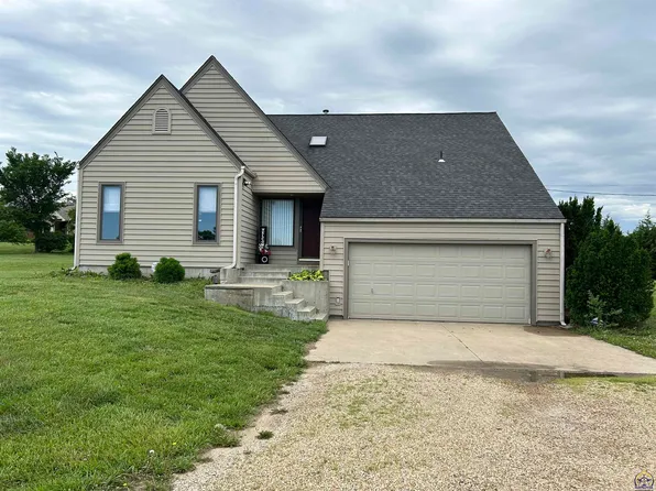 3711 SE 45th St, Berryton, KS 66409