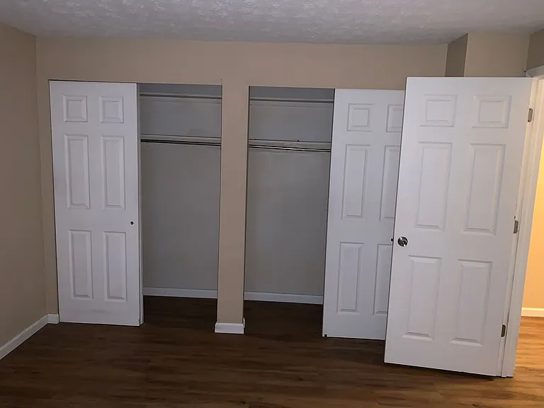 4428 Glendale Dr — Photo 7