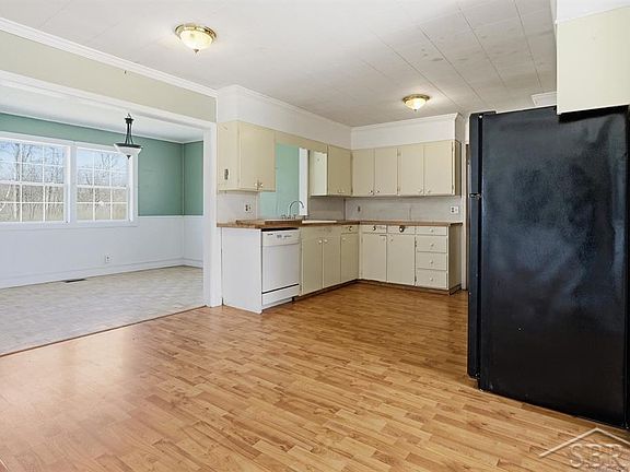 5th image of 60 S Birchcrest Dr
