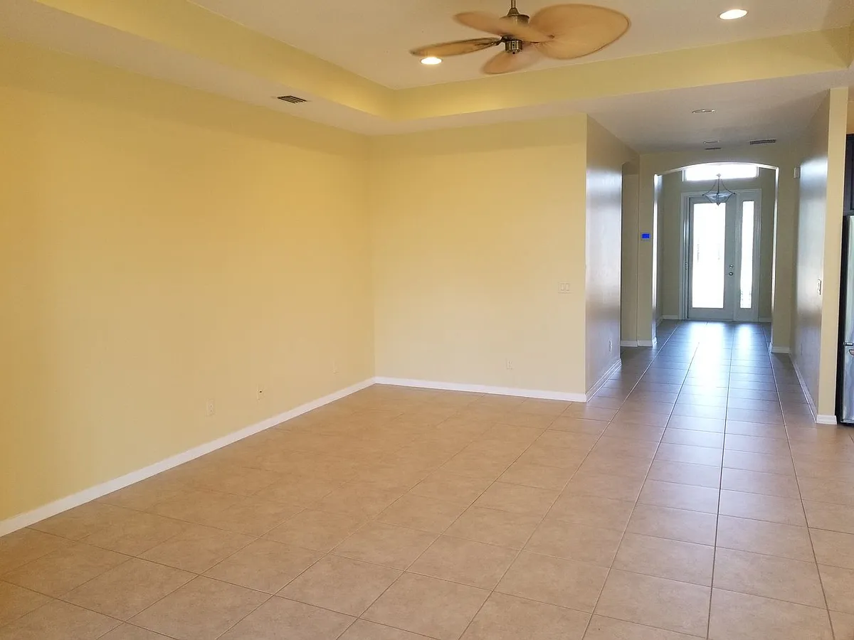 Building Photo - 260 Destiny Cir
