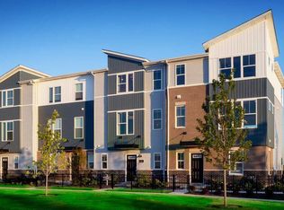 820 Finley Dr, Aurora, IL 60504