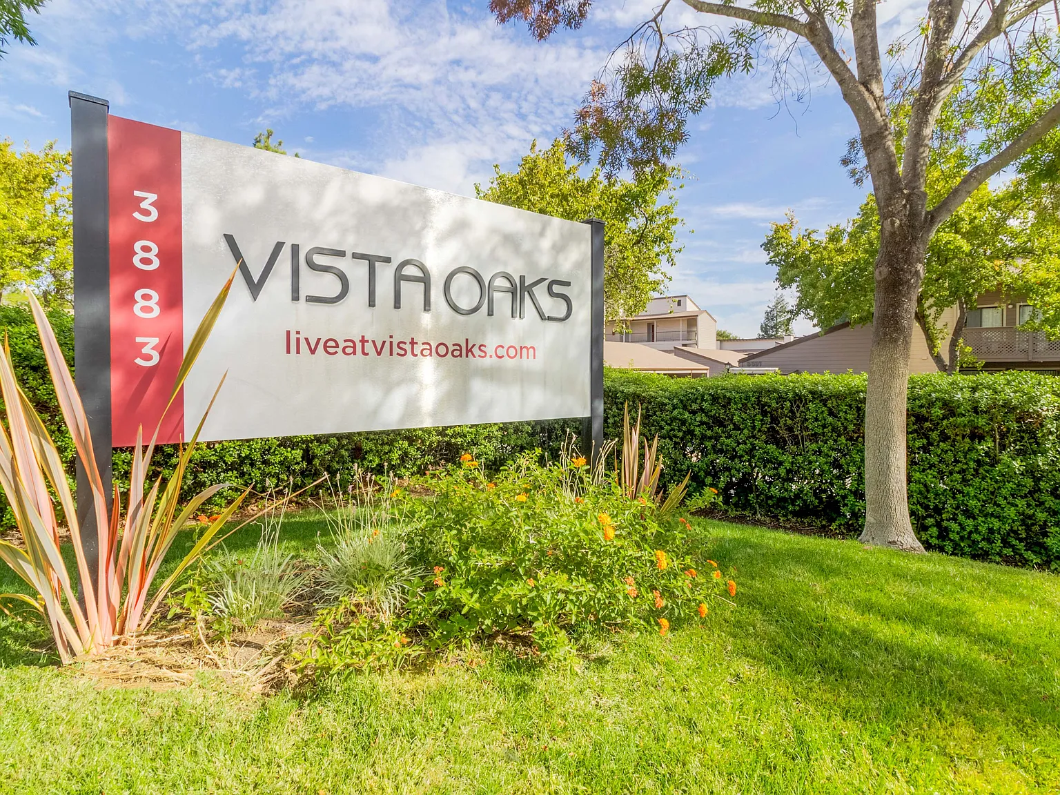 Vista Oaks — Photo 1