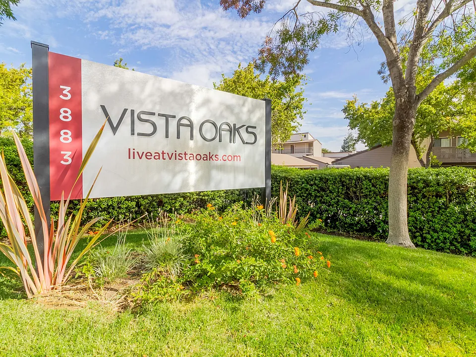 Vista Oaks