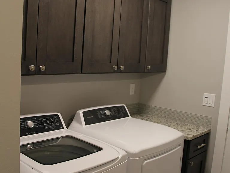 Mud bath; washer and dryer included
