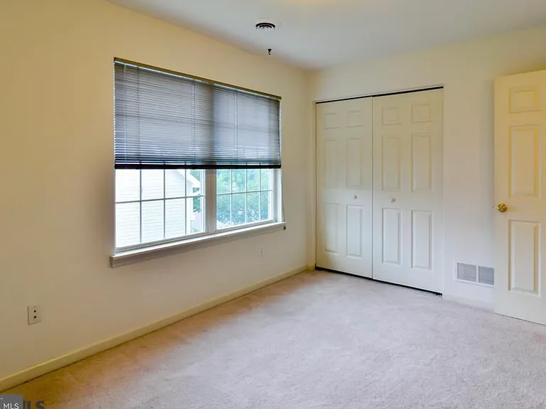 112 Jules Dr — Photo 14