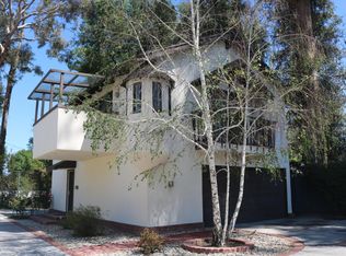 5252 Topeka Dr, Tarzana, CA 91356