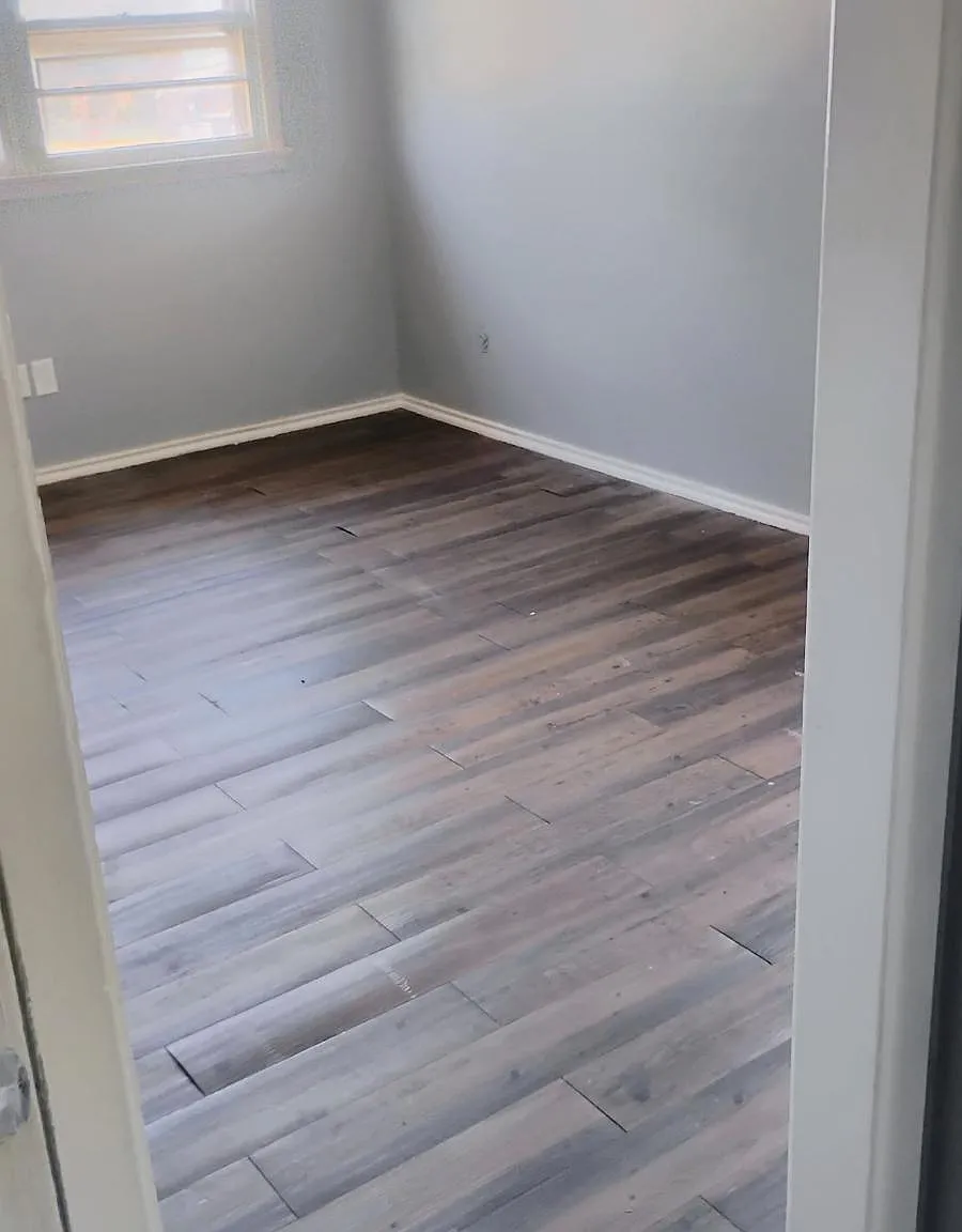 4 bed, 1044 sqft, $975 — Photo 2