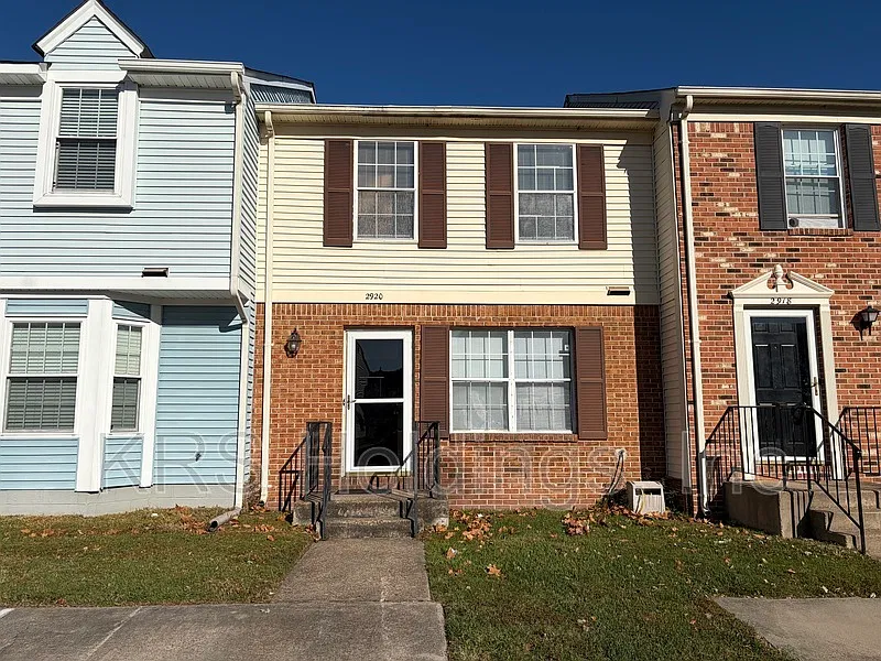 2 bed, 2.5 bath, 1312 sqft, $1,995 — Photo 1