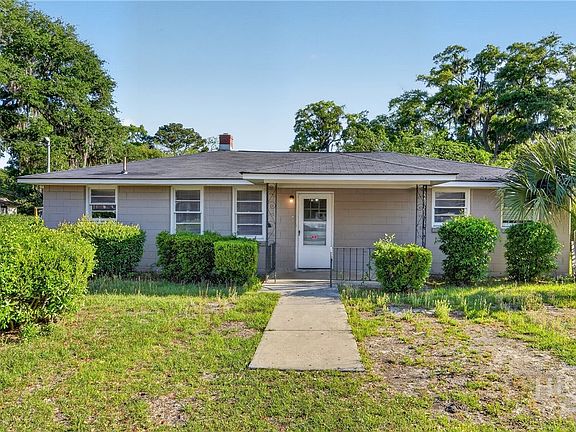 3rd image of 2624 Aimar Avenue