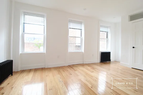 Rented by Grand & Co. | media 1