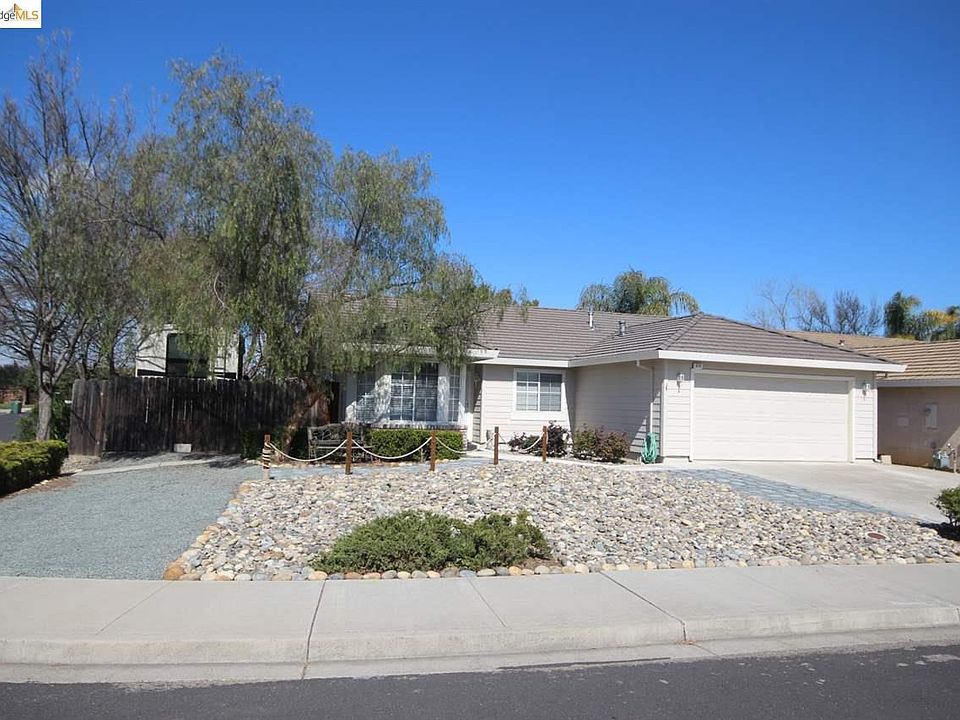 1st image of 610 Valley Green Dr