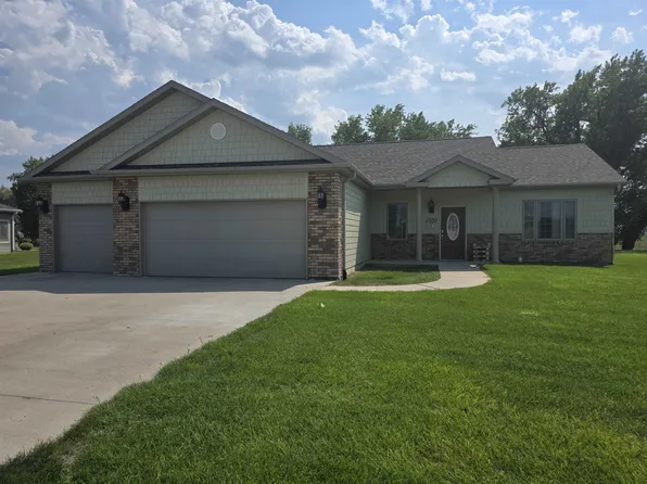 1920 Iron Eagle Court, North Platte, NE 69101