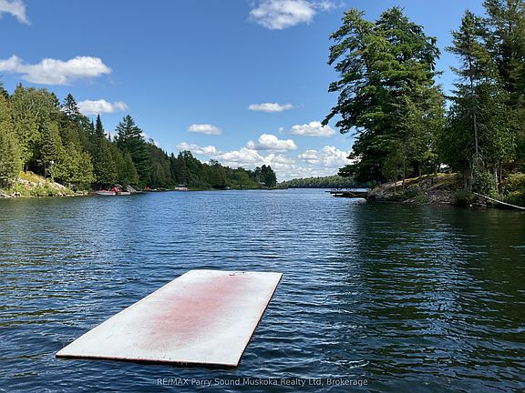 5th image of 590 Clear Lake Rd