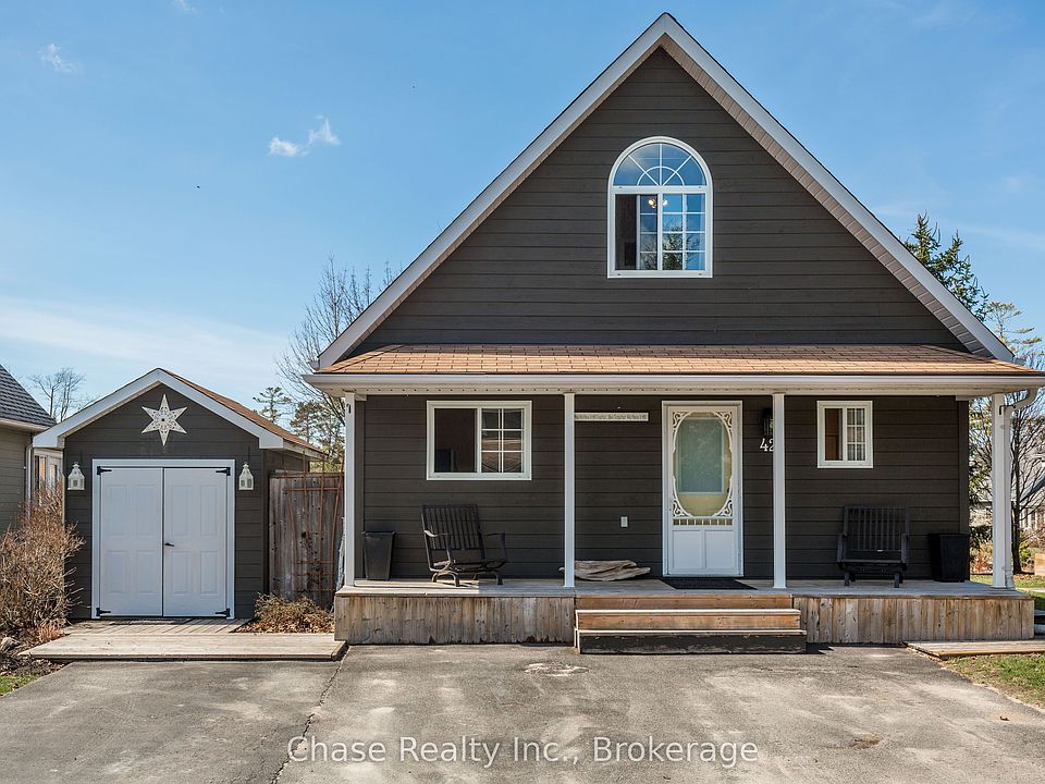 1st image of 42 Madawaska Trl