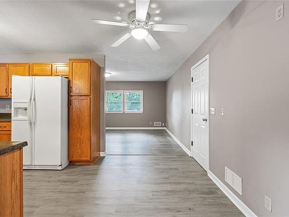 5th image of 10019 Wheeling Ave