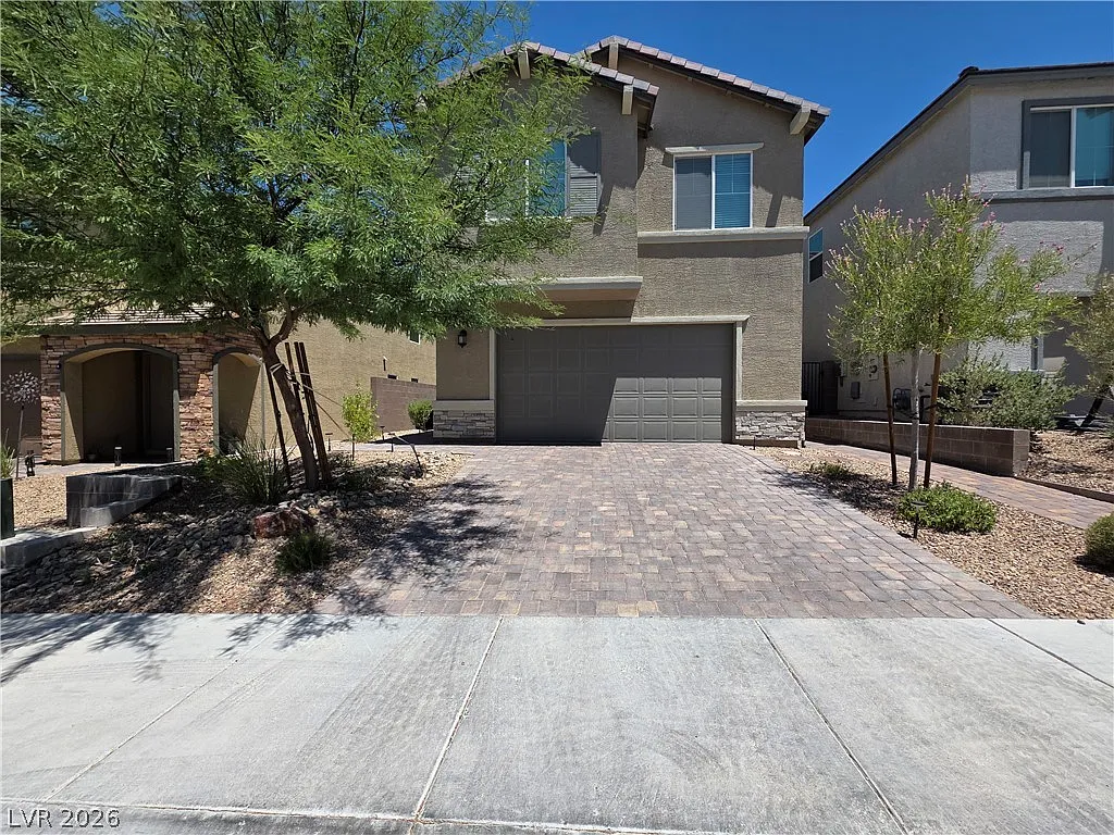 5 bed, 3.5 bath, 2642 sqft, $2,600 — Photo 1