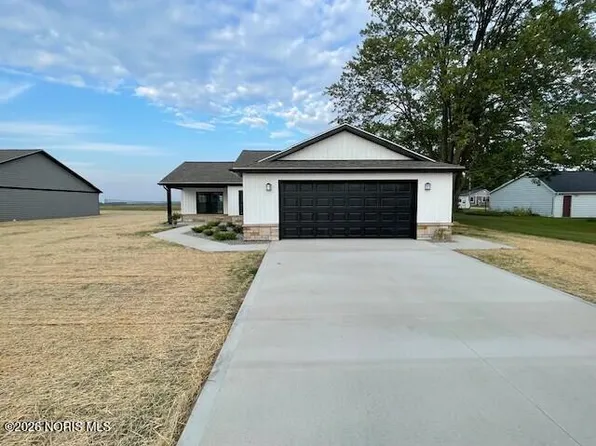 508 N Adrian St, Lyons, OH 43533