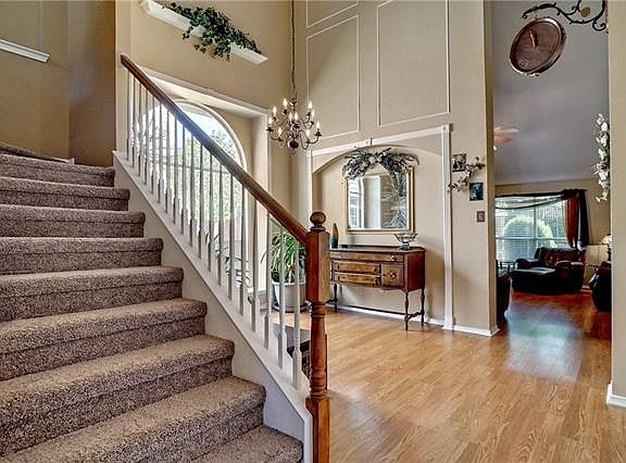 2nd image of 4832 Summer Oaks Ln