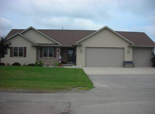 875 Gertrude St, Kaukauna, WI 54130