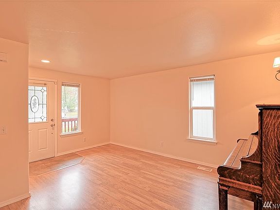 4th image of 6522 78th Pl NE