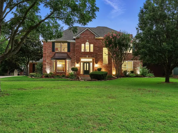 2804 McPherson Ln, Flower Mound, TX 75022