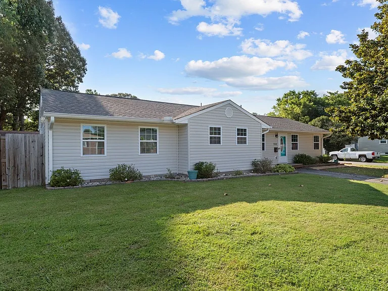 780 Meade Ln — Photo 31