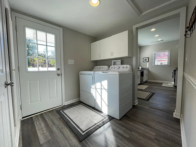 313 N Maple St — Photo 33
