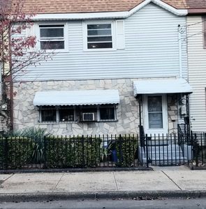132 Kearney Ave, Jersey City, NJ, 07305