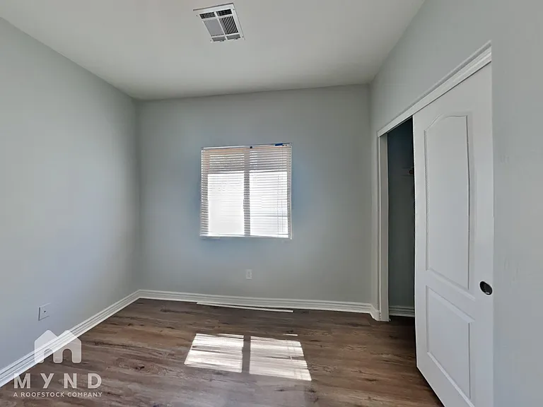 1229 E Prickly Pear St — Photo 17