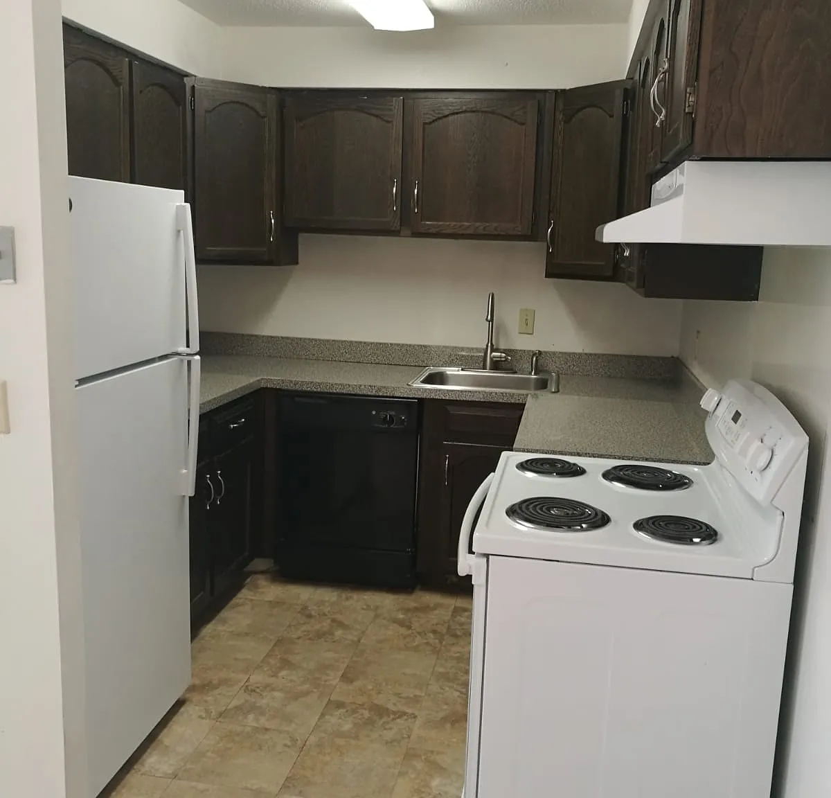 2 bed, 1.5 bath, 900 sqft, $1,950 — Photo 3