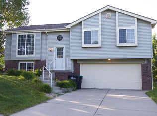 15440 Locust St, Omaha, NE 68116