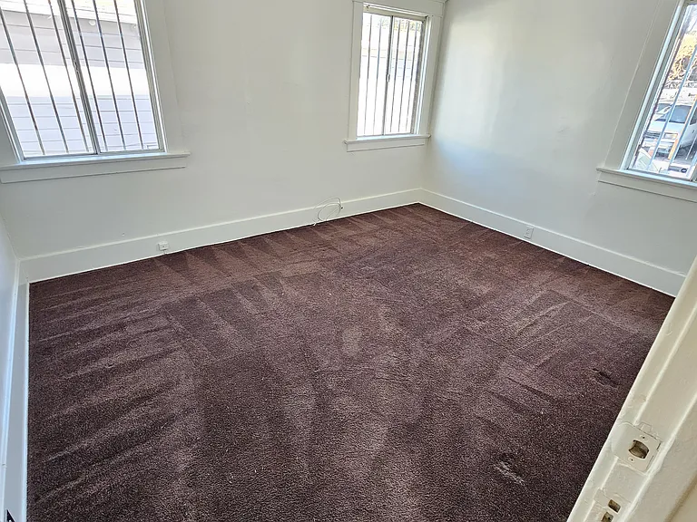 3510 White House Pl — Photo 8