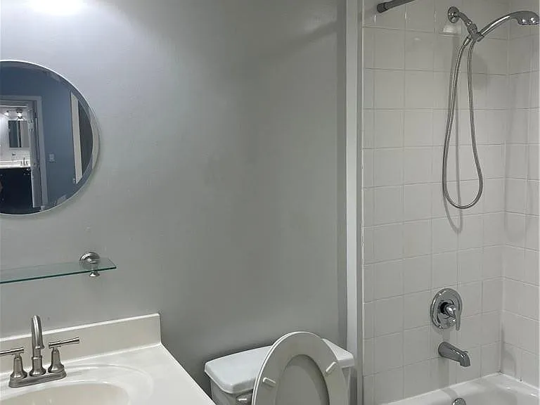 2640 S University Dr #319 — Photo 6