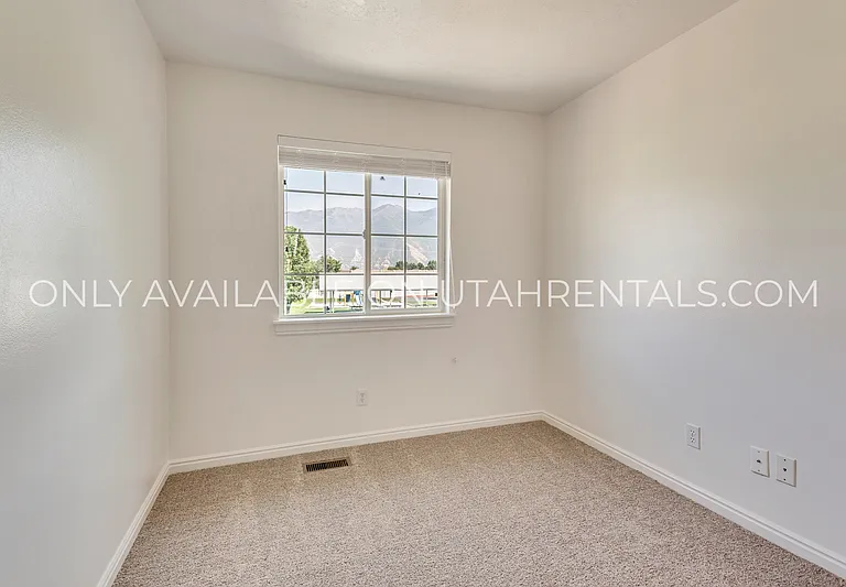 144 N 1120 E — Photo 16