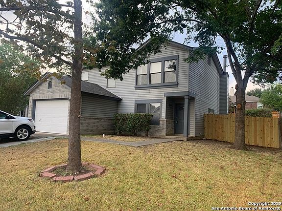 3rd image of 227 Cypressgarden Dr