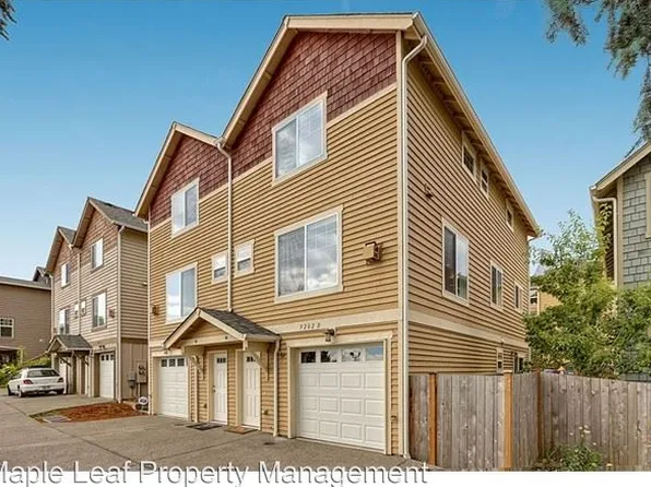 9202C Interlake Ave N, Seattle, WA 98103