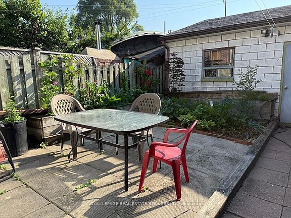4th image of 37 Gillespie Ave