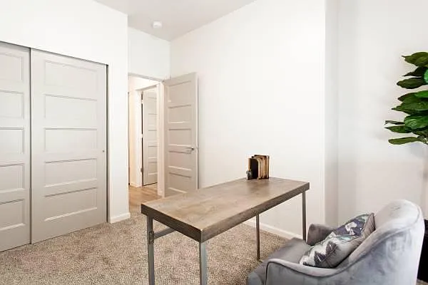 1341 sqft - Office/Guest Bedroom