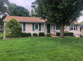 9 Flora Dr, Festus, MO 63028