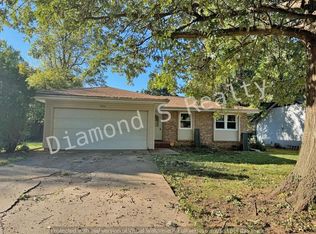 926 E Edgewood St, Springfield, MO 65807