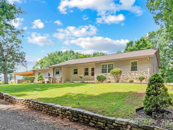 120 Oak Trails Pass, Leicester, NC 28748