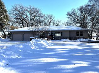 2 Coleman Ln, Fairmont, MN 56031