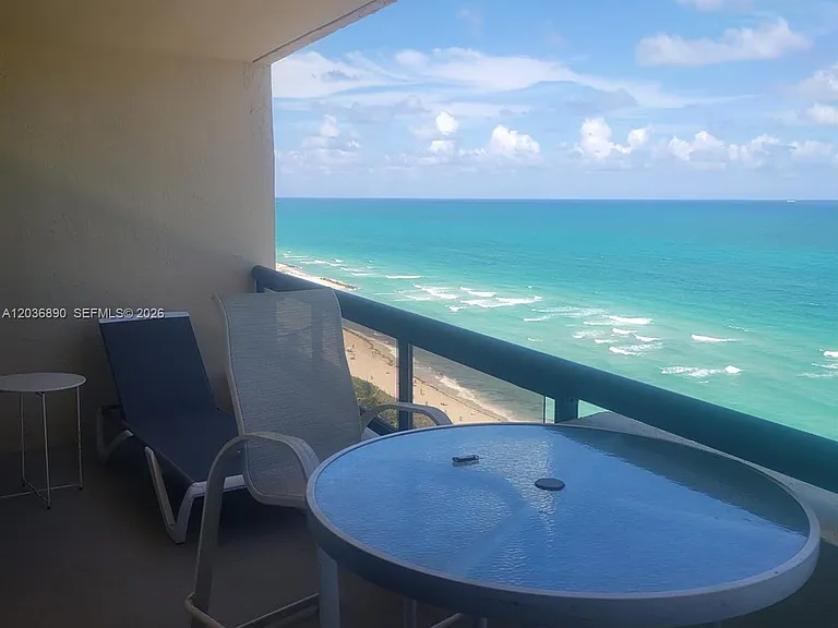 2555 Collins Ave #2207 — Photo 2