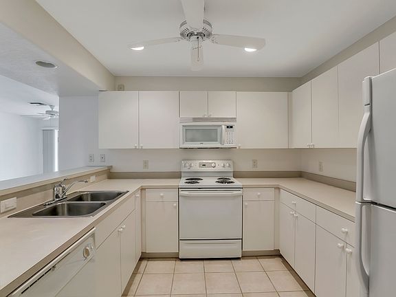 3rd image of 5406 Chiquita Blvd S APT 202