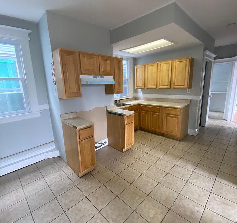1st image of 603 S 17th St #C
