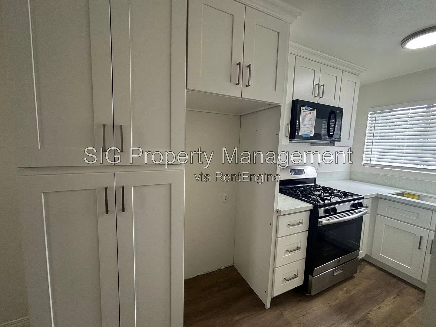 2 bed, 1.0 bath, 730 sqft, $2,050 — Photo 3