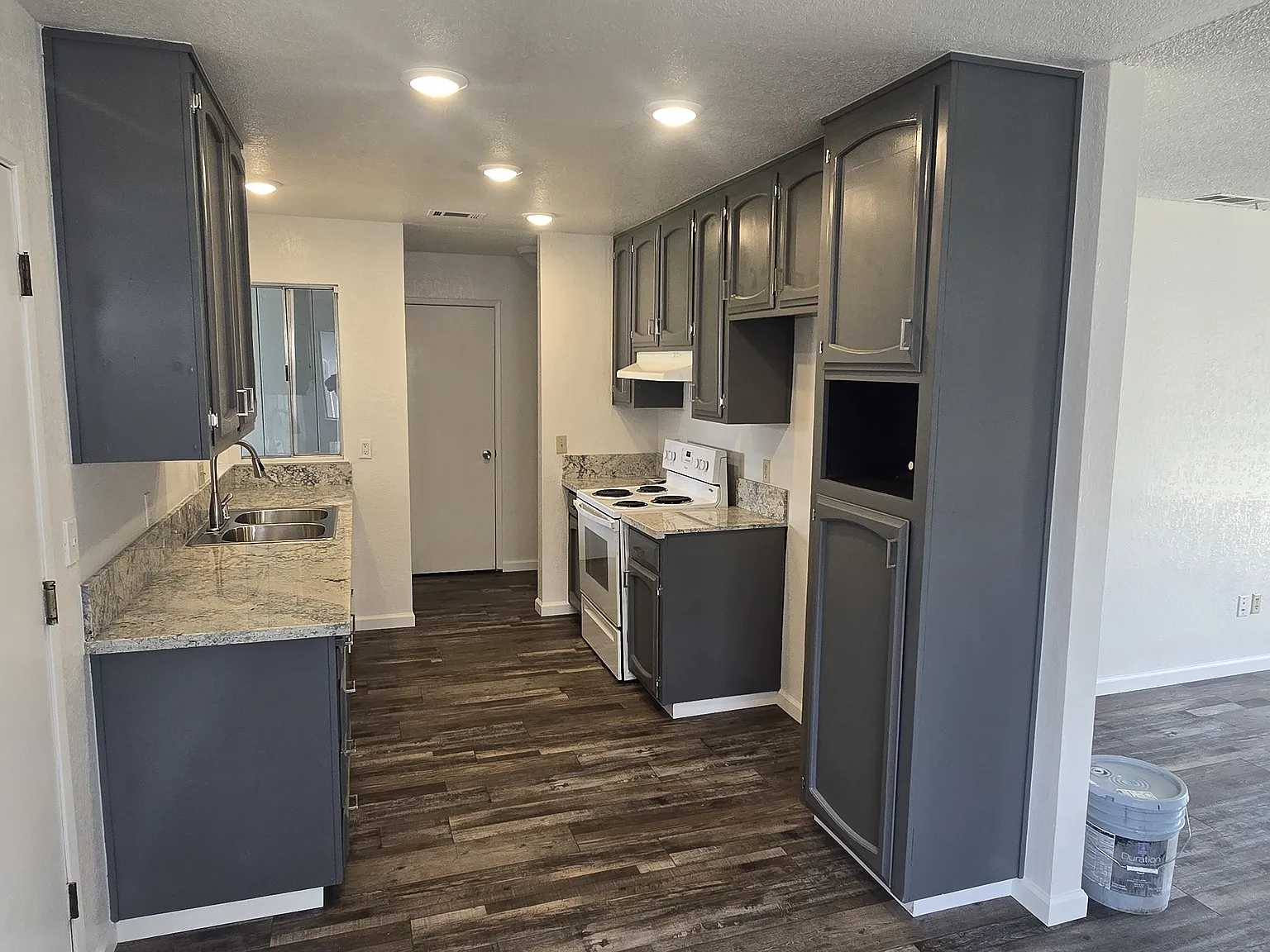 3 bed, 1111 sqft, $2,480 — Photo 4