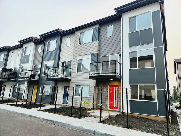 804 Welsh Dr SW #160 — Photo 1