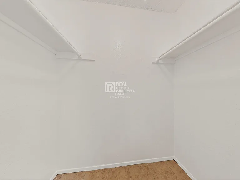 8024 Cambridge Cir — Photo 29