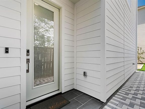 2nd image of 2116 Bella Amanecer Ln